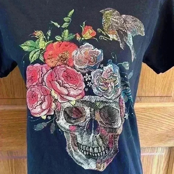 Skull Floral Black Graphic Tee Size S - Picture 2 of 5